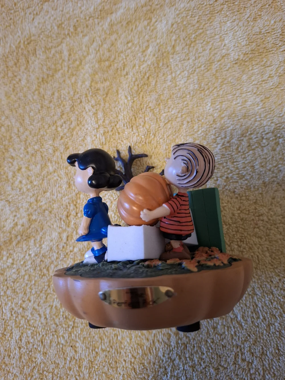 Peanuts Halloween Figurine Set - Orange & Green Holiday Decor by Peanuts